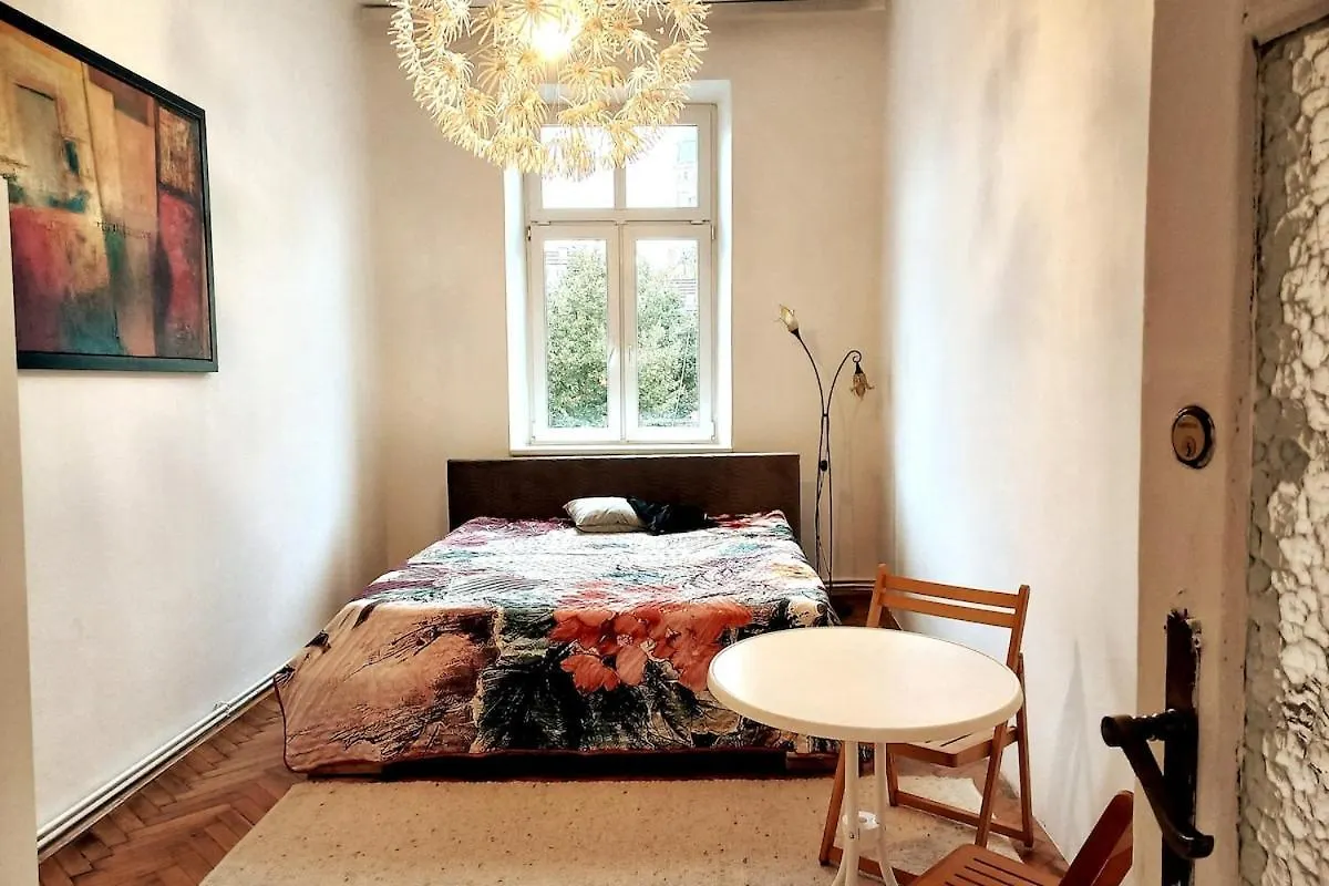 Old Town - 3 Bedrooms Soltyka Str S4 Krakow Polonya
