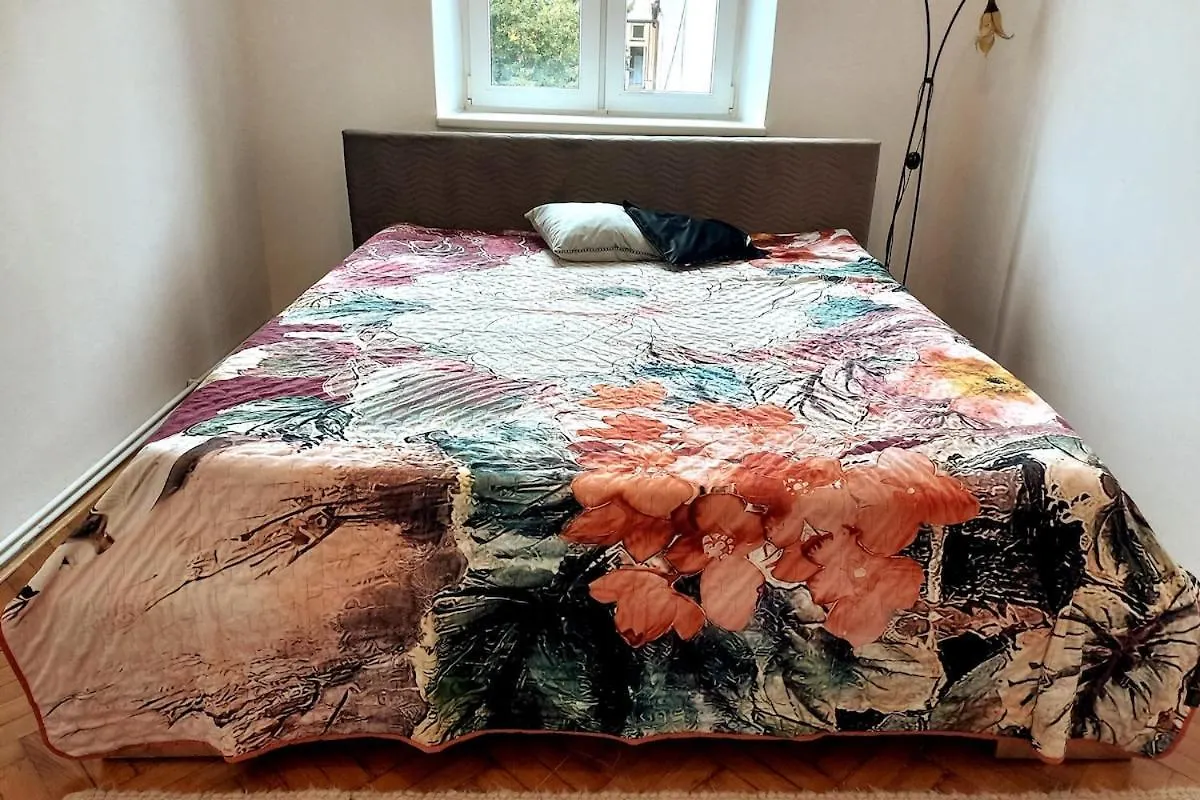 Daire Old Town - 3 Bedrooms Soltyka Str S4 Krakow