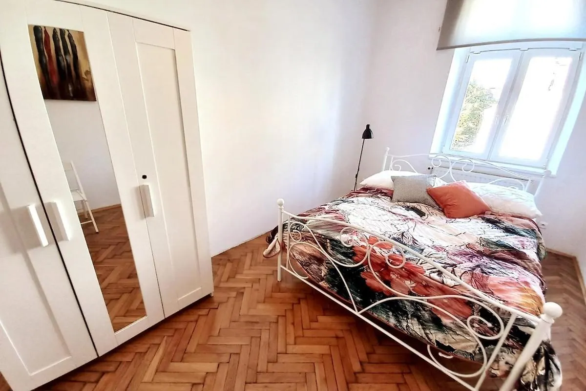 Old Town - 3 Bedrooms Soltyka Str S4 Krakow 0*,